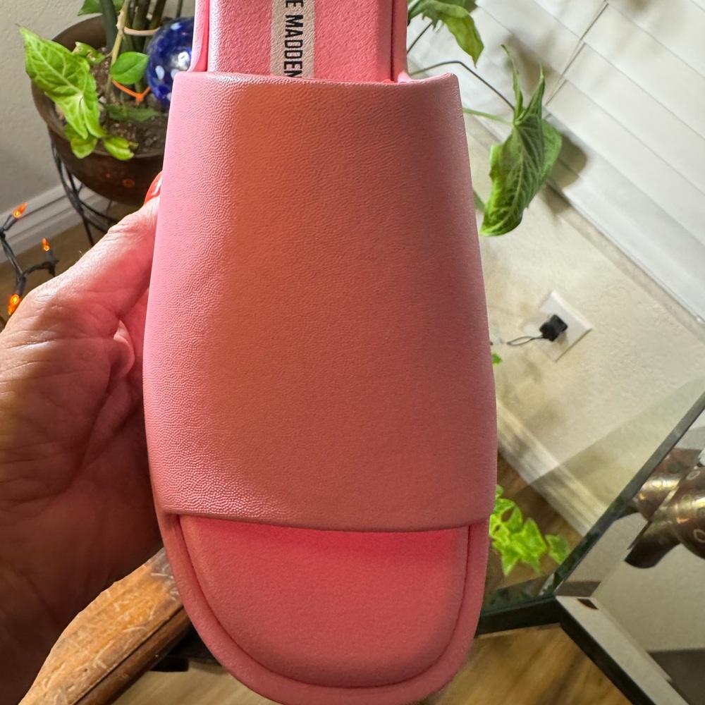 Steve Madden Bright Pink Platform Mules - Picture 11 of 11
